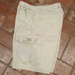 Wrangled cargo shorts